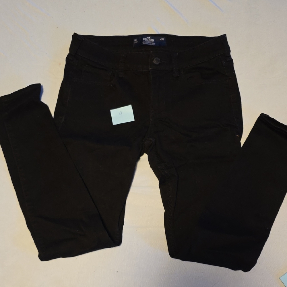 Hollister Black Skinny Jeans Sleek Denim Style
